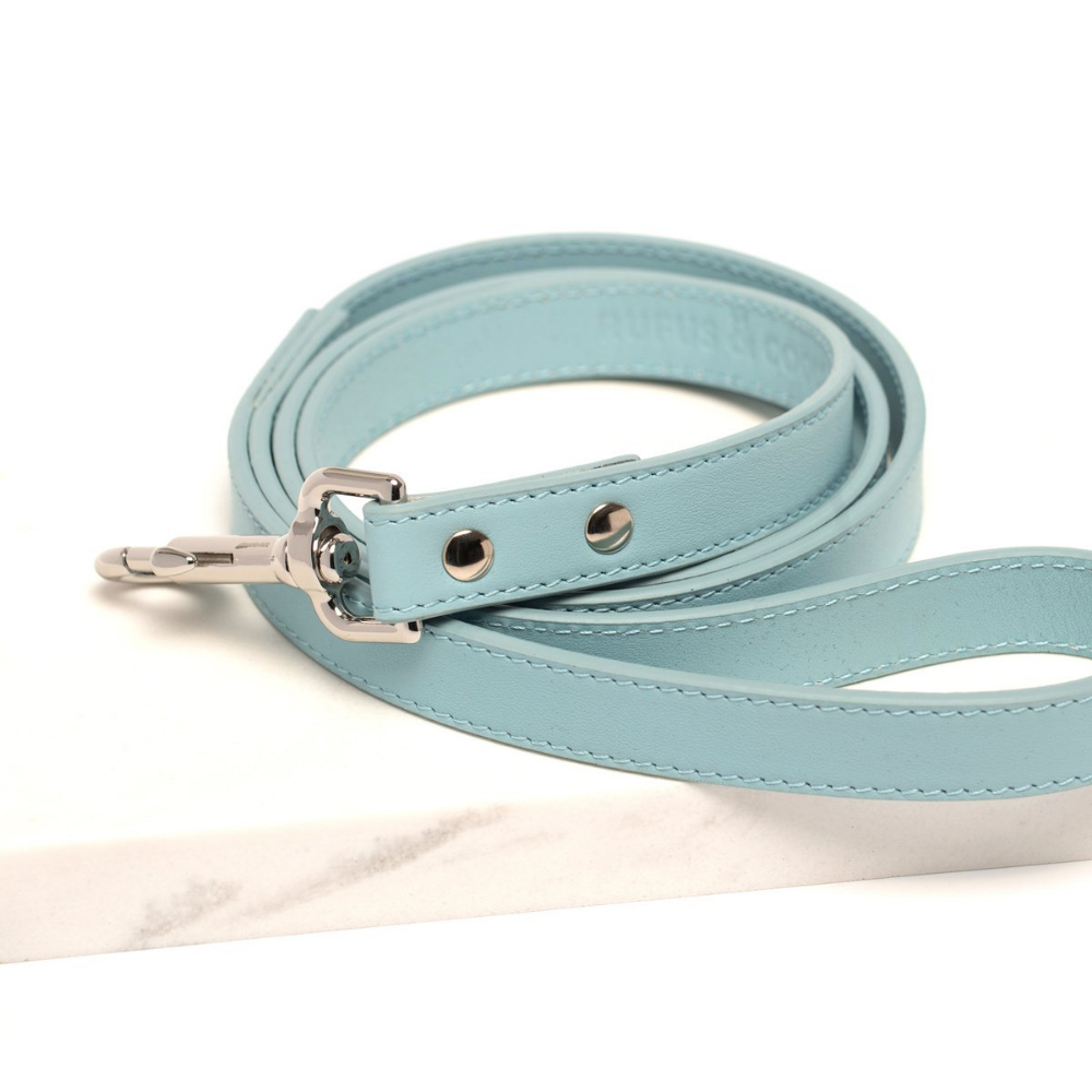 Rufus & Coco's Paris light blue leather dog lead is made from quality leather. Each lead is finished with premium silver hardware and studs for style and durability. Suitable for dogs of all sizes, this 100% light blue leather dog lead is 120cm long.